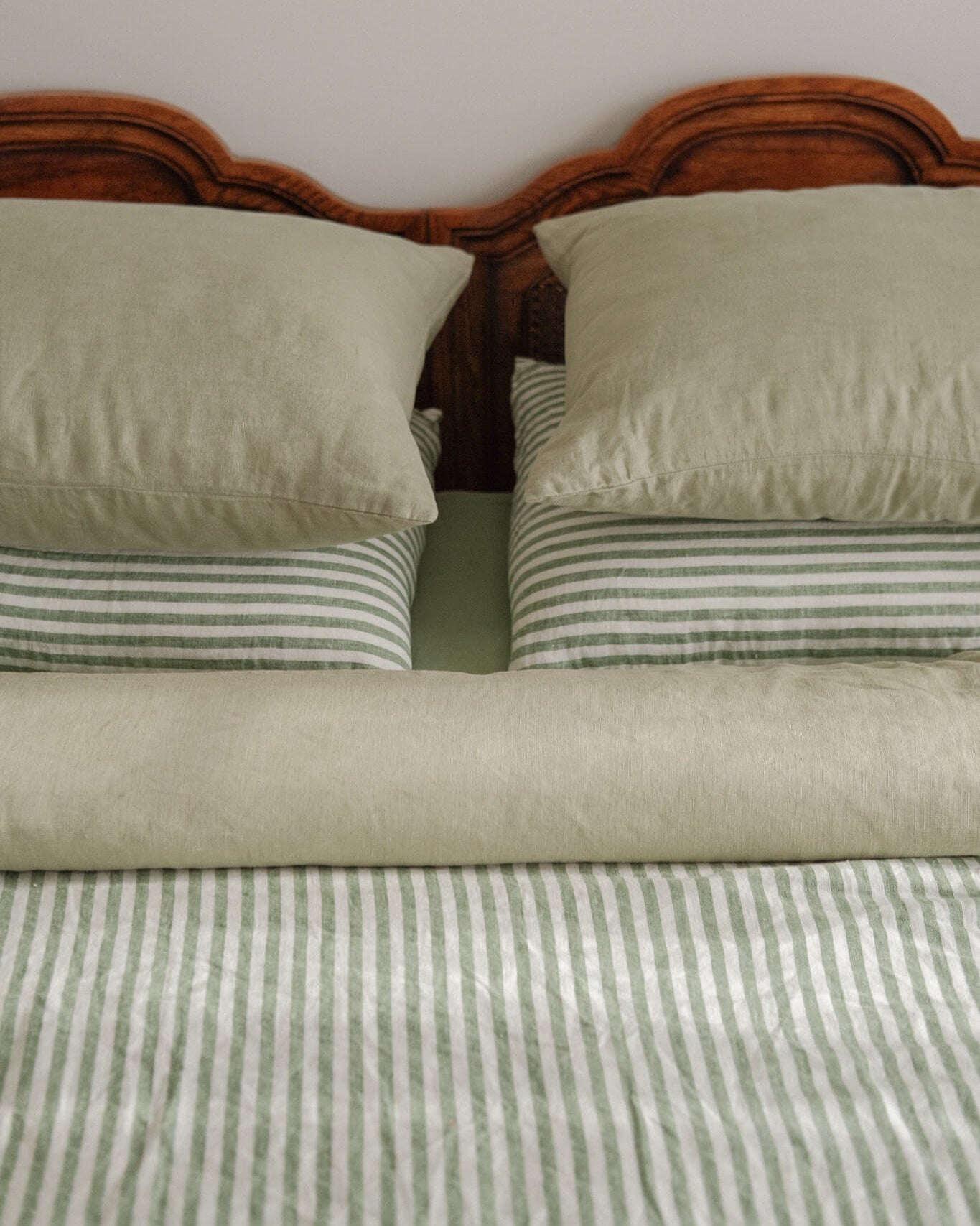 Double Sided Linen Duvet Cover in Sage/Green Stripe