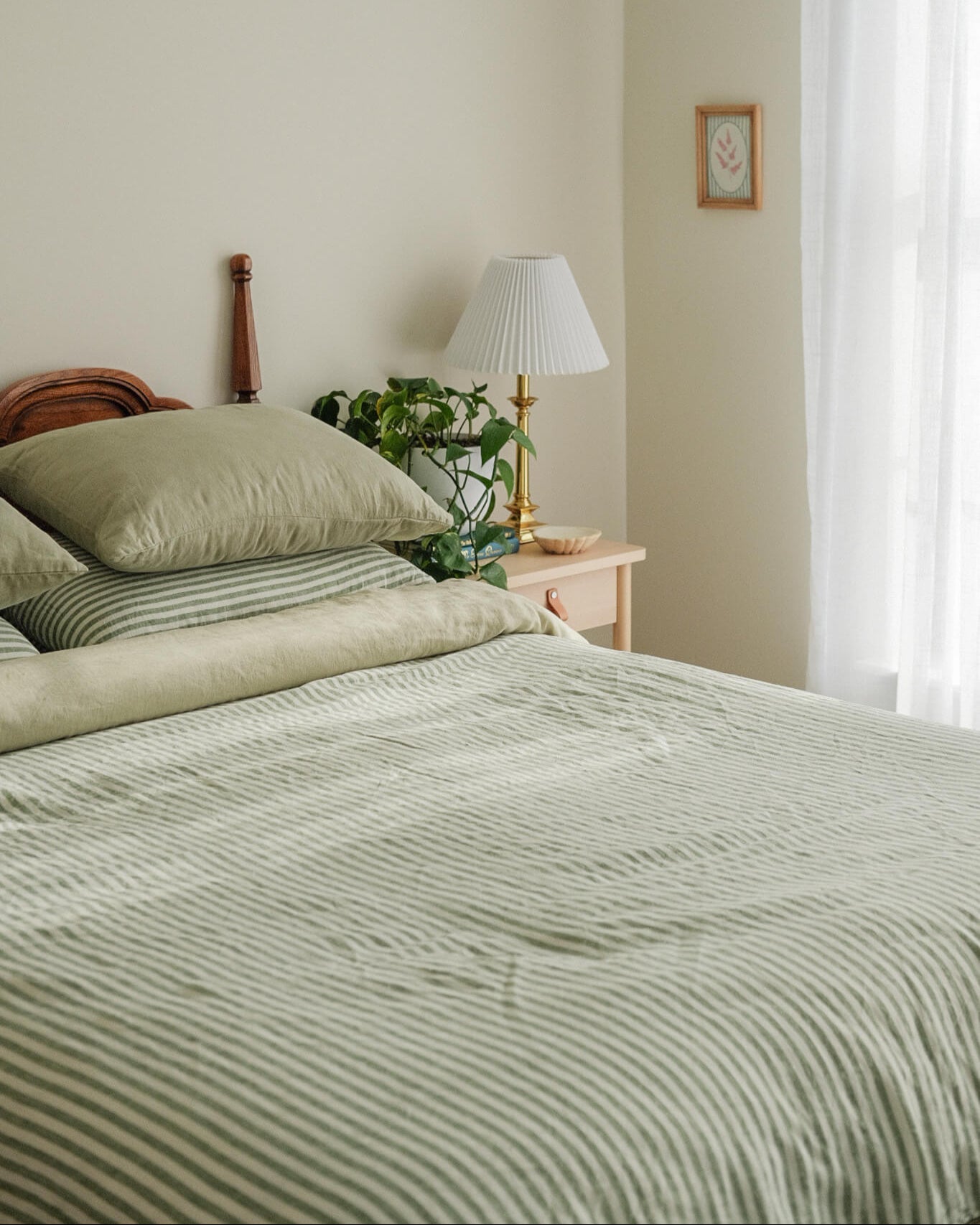Double Sided Linen Duvet Cover in Sage/Green Stripe