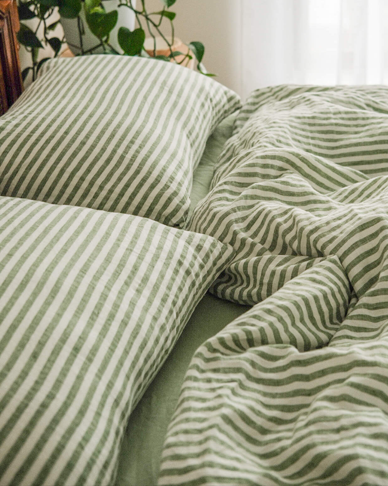 Linen Pillowcase Set in Green Stripe