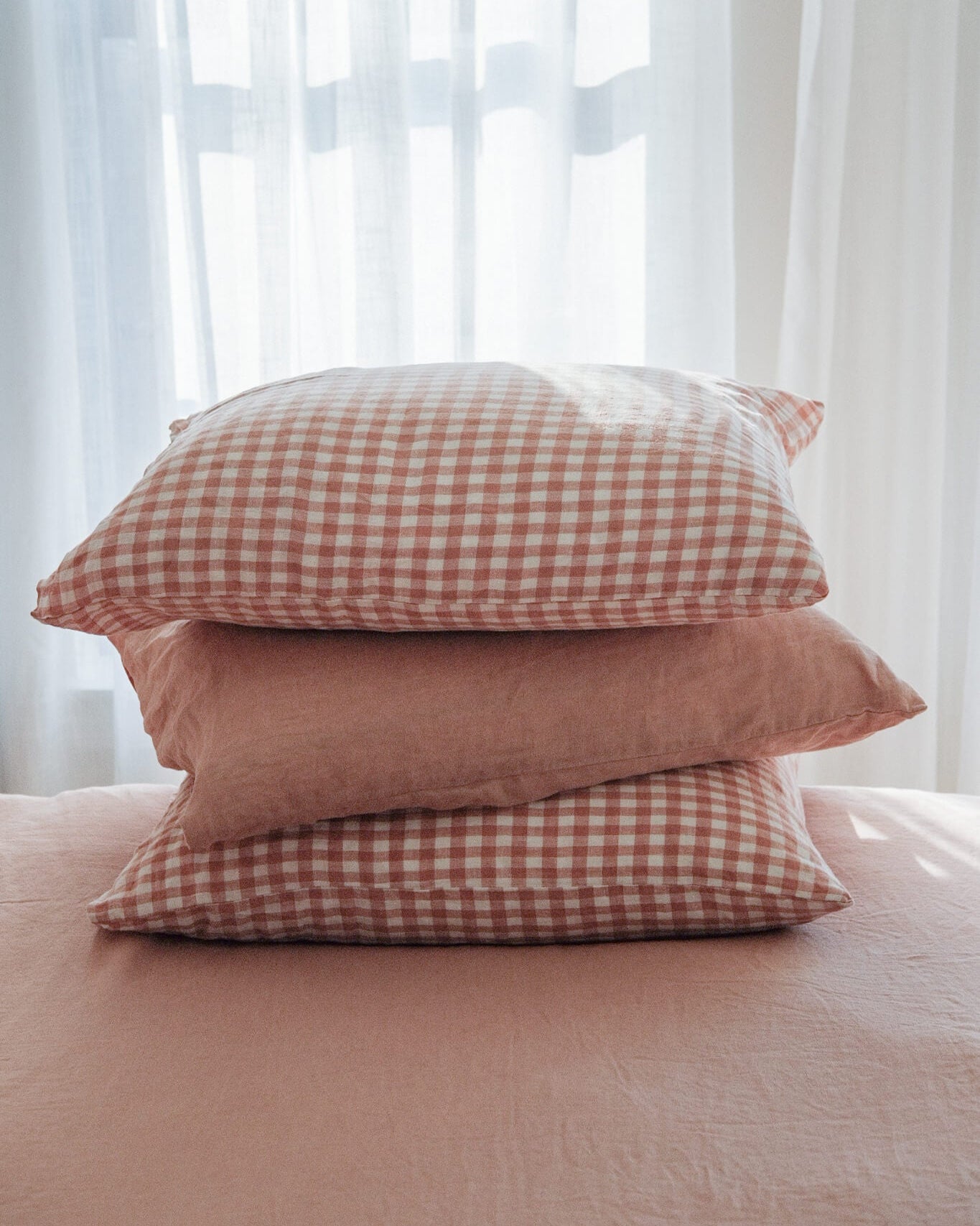 Linen Pillowcase Set in Pink Sand Gingham
