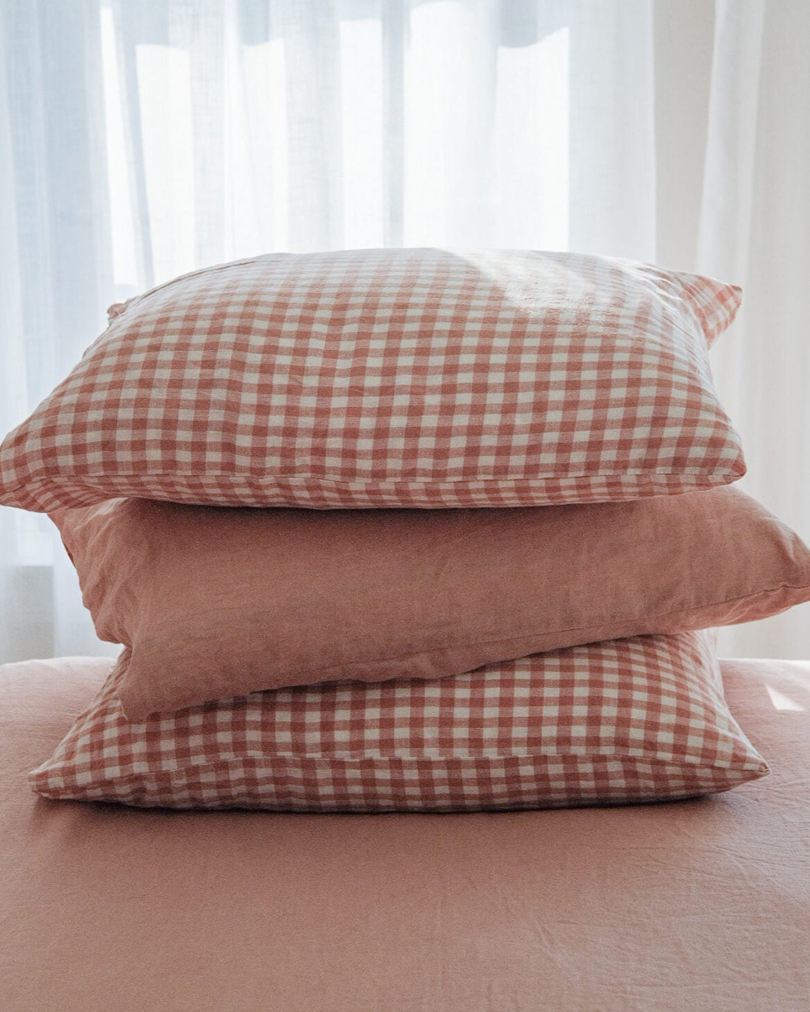 Linen Pillowcase Set in Pink Sand