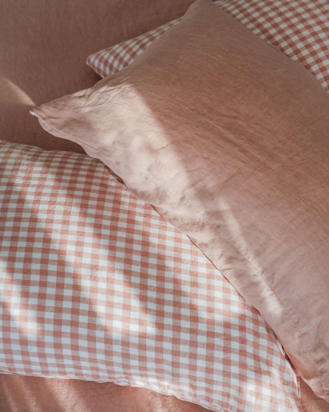 Linen Pillowcase Set in Pink Sand Gingham
