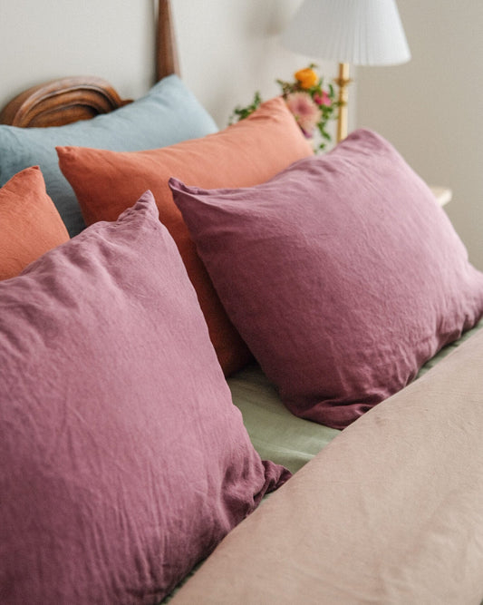 Linen Pillowcase Set in Raspberry