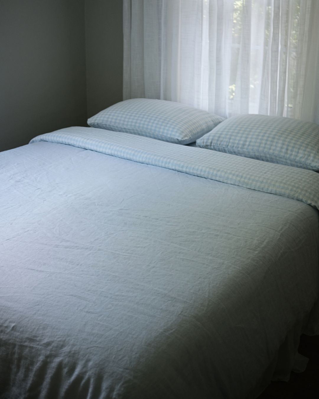 Double Sided Linen Duvet Cover in Sky / Sky Gingham