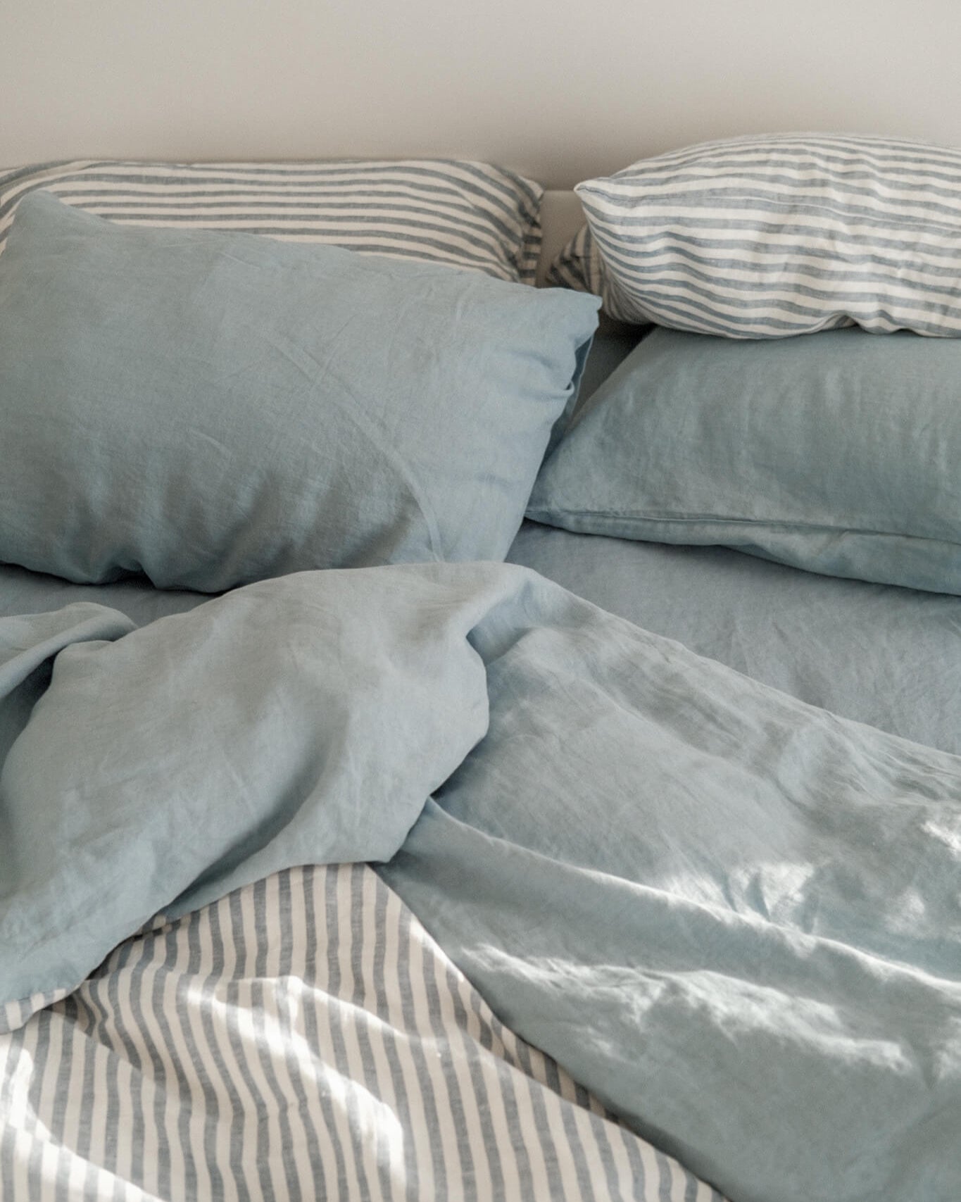 Double Sided Linen Duvet Cover in Mist / Mist Stripe