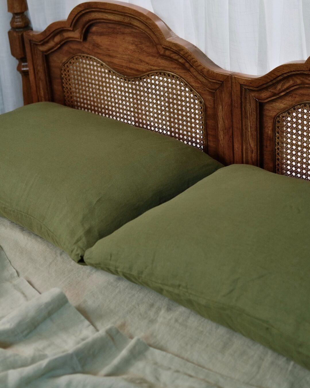 Linen Pillowcase Set in Olive