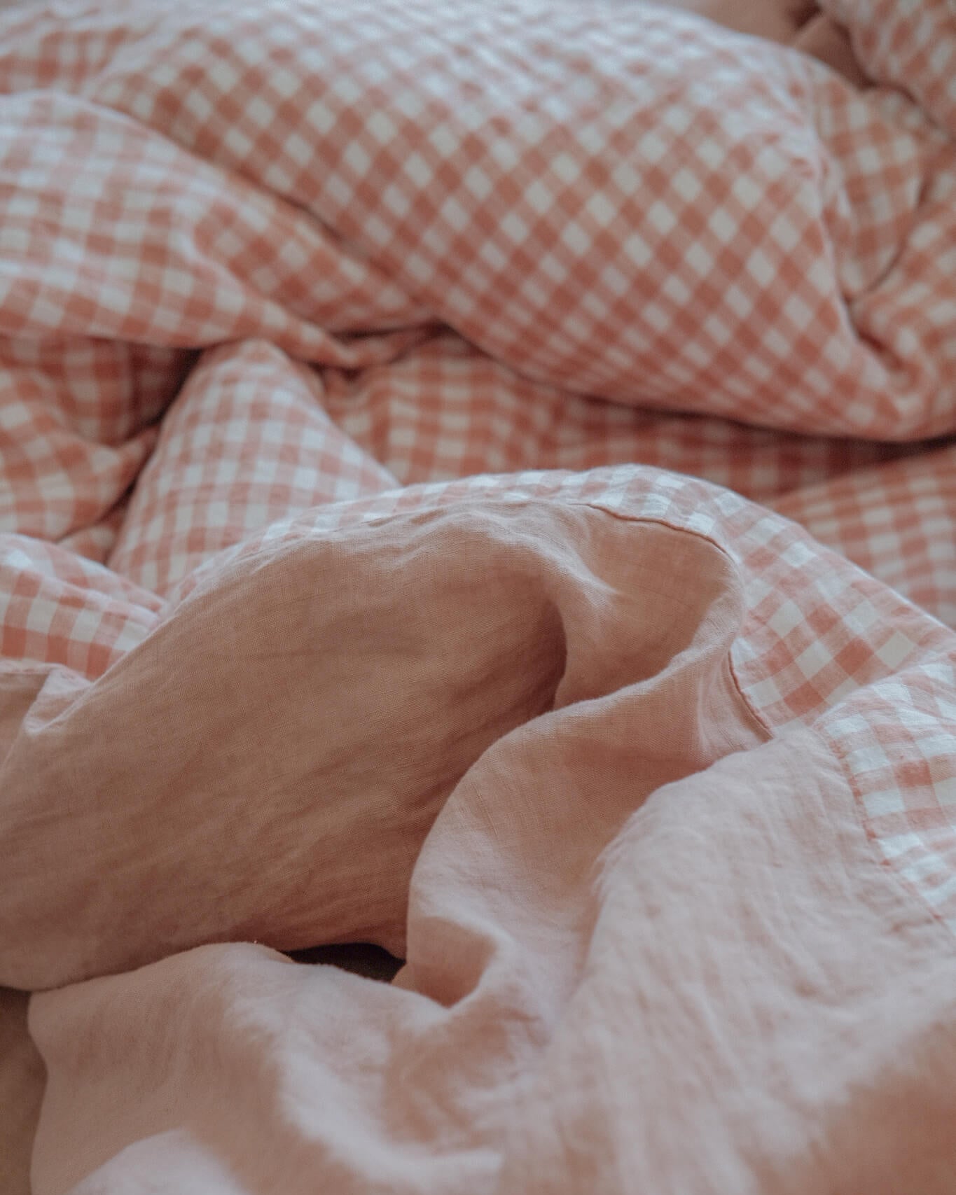 Double Sided Linen Duvet Cover in Pink Sand / Pink Sand Gingham
