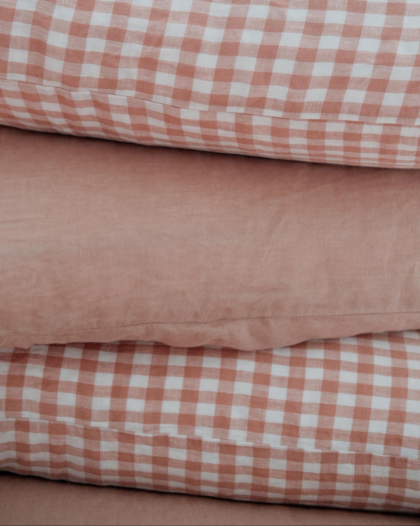 Linen Pillowcase Set in Pink Sand Gingham